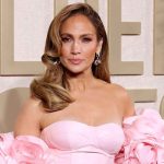 Jennifer-Lopez-is-worth-a-fortune-01-e7e8533c2cf141bc93ad2cc482f65fa8